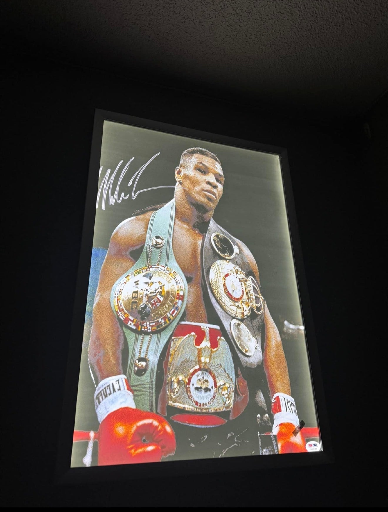 12-PACK Glowbox "World Famous" LED Poster Frames