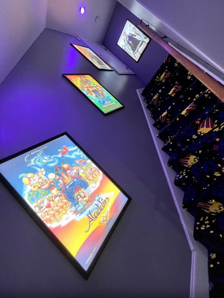 8-PACK Glowbox "World Famous" LED Poster Frames